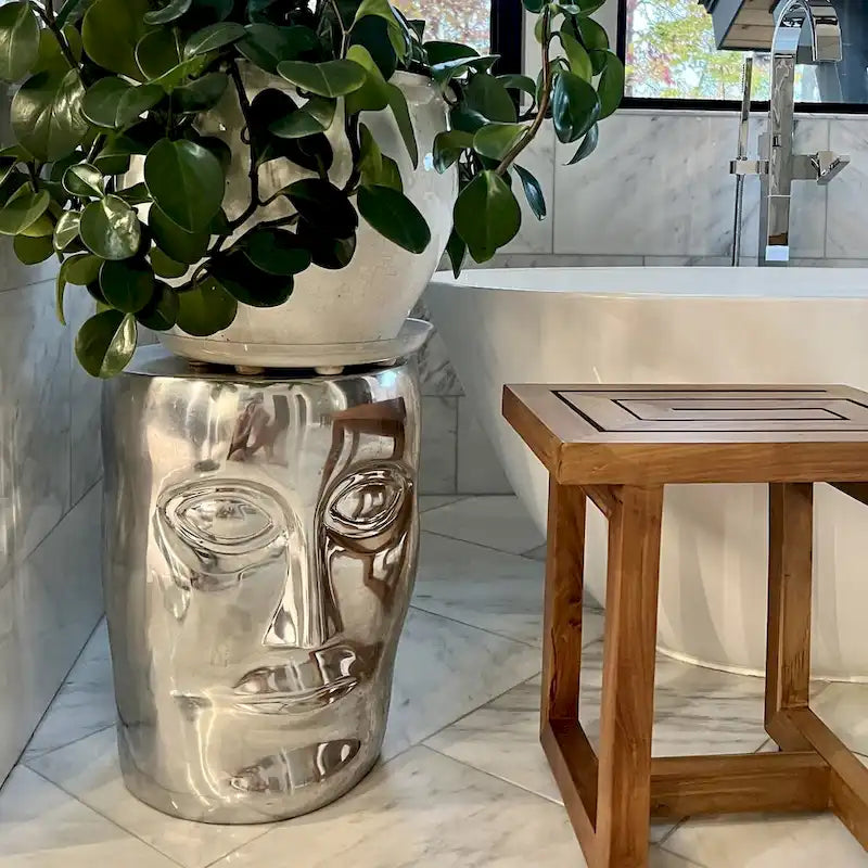 Metal face stool - 54 x 84