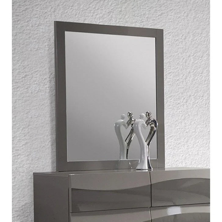 Somette 4-piece Devlin Grey Glossy King-size Bedroom Set