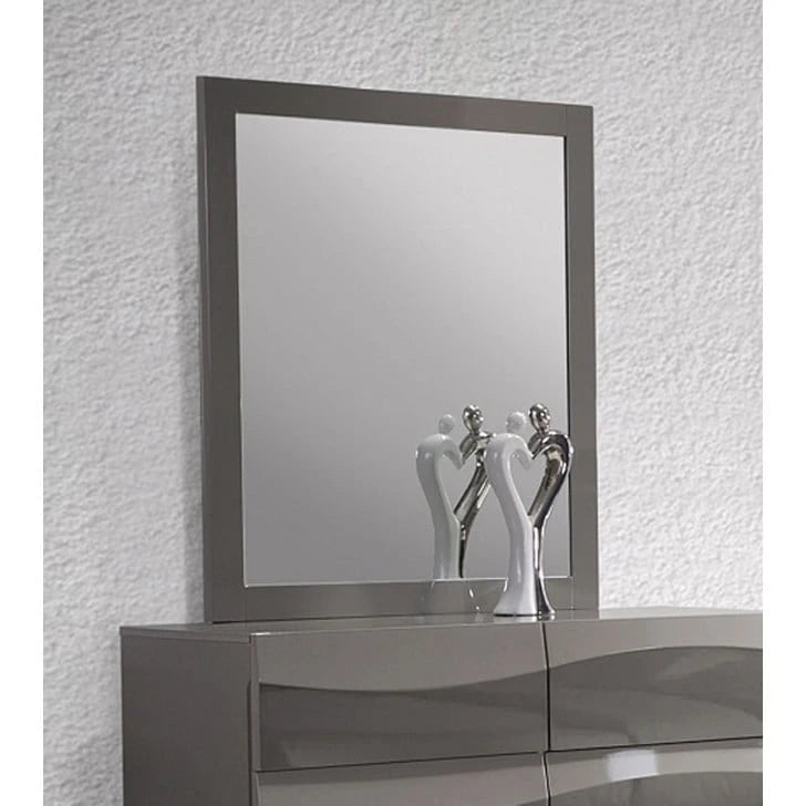 Somette 4-piece Devlin Grey Glossy Queen-size Bedroom Set